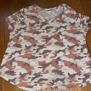 Women’s brown camo tee